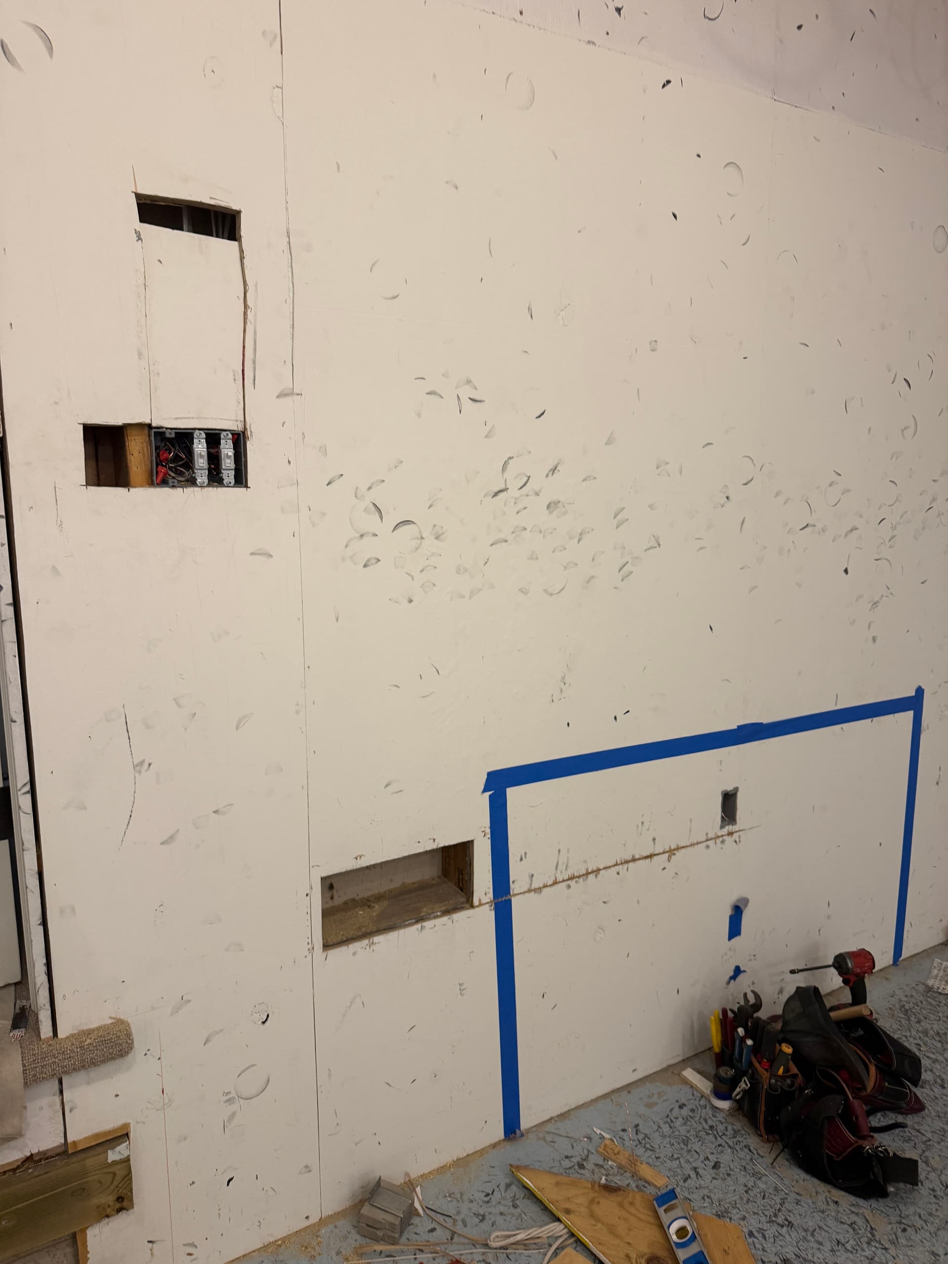 Gallery photos for Turning a Hockey Room into a Versatile Hangout Zone: Image #6