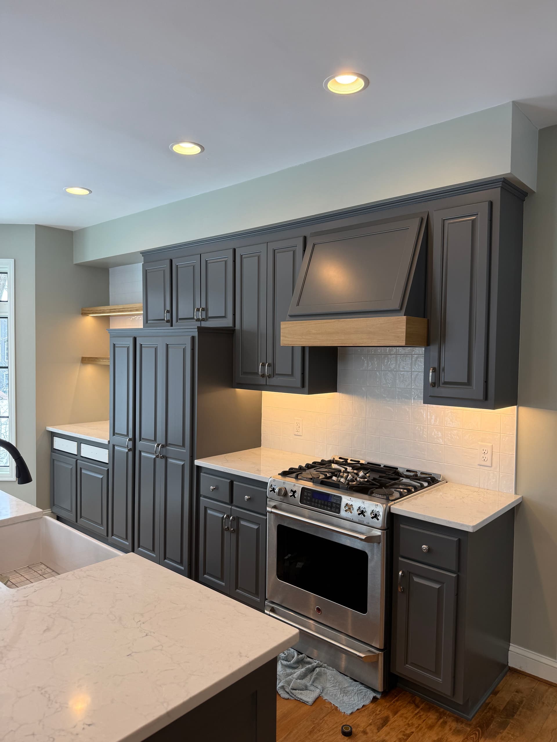 Gallery photos for Elevate Your Cooking Experience with Our Modern Kitchen Remodel: Image #3